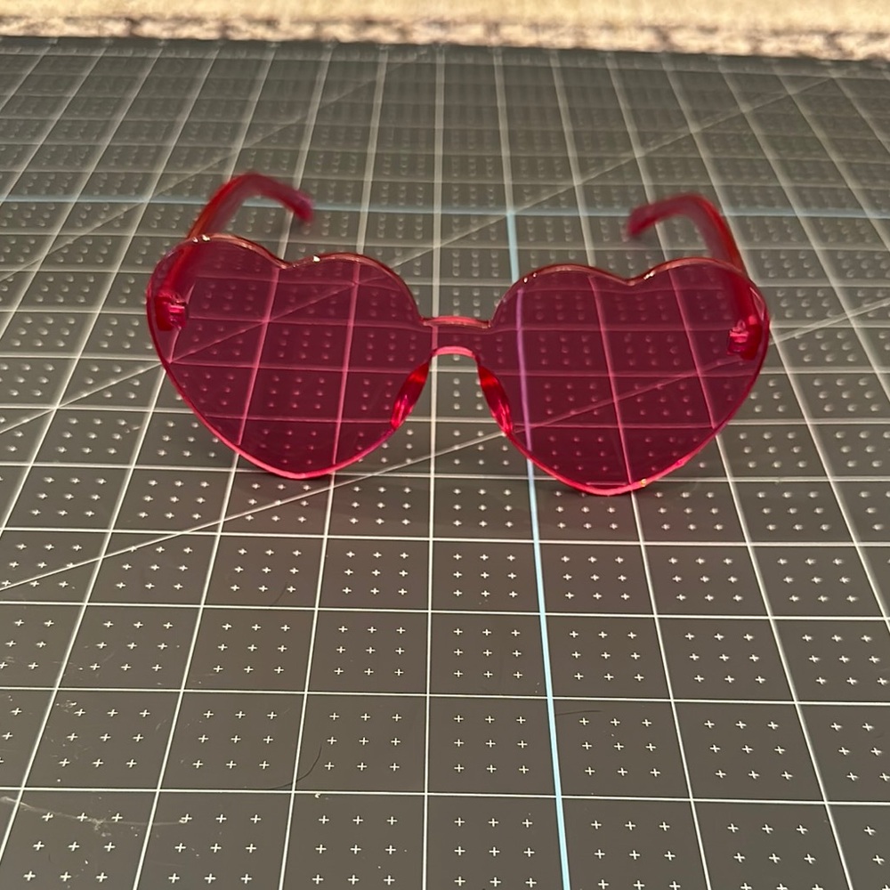Viral, hot pink sunglasses 4 for $20 sale!!